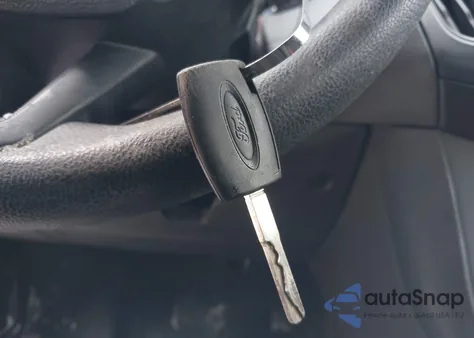 2016 Ford Focus S z USA, uszkodzony, nr VIN 1FADP3E27GL274268